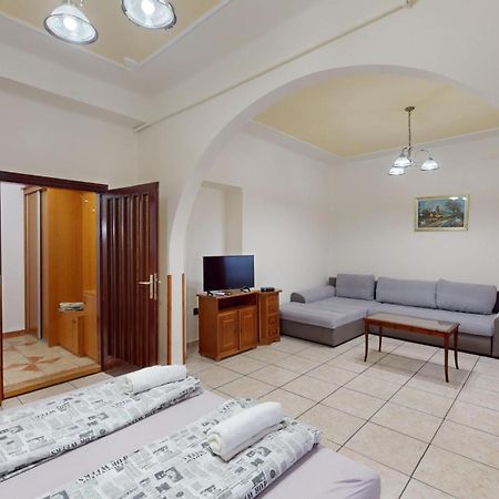 Herczeg Apartment ميسكولك المظهر الخارجي الصورة