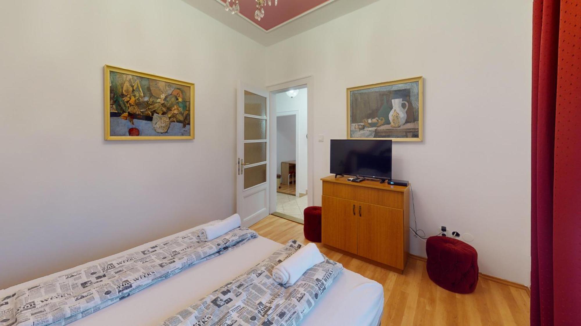 Herczeg Apartment ميسكولك المظهر الخارجي الصورة