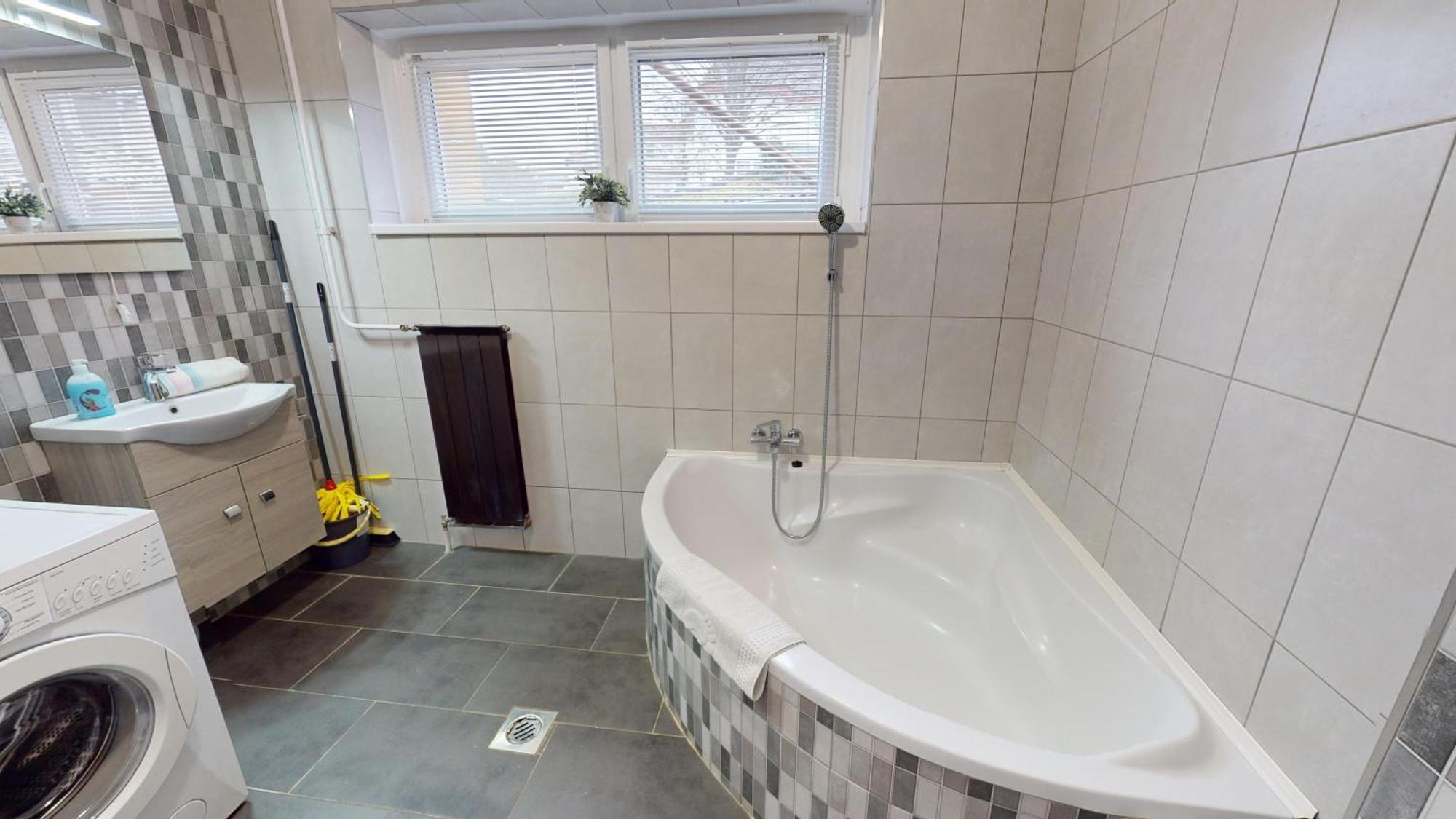 Herczeg Apartment ميسكولك المظهر الخارجي الصورة
